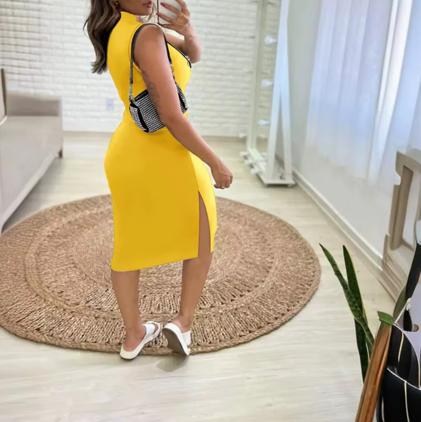 Emily – Elegant Kjole med Lynlås Foran